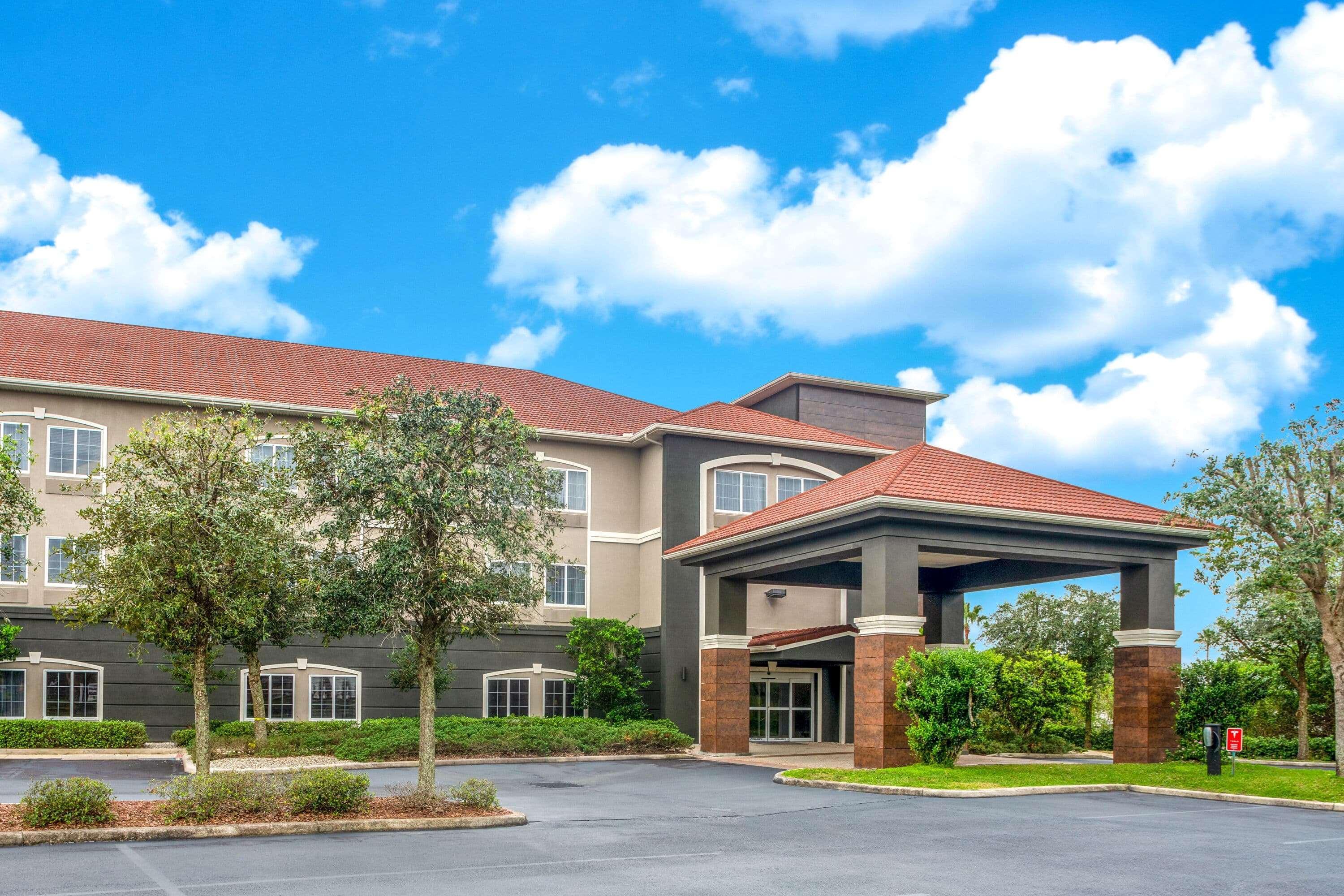 La Quinta By Wyndham Sebring Hotel Exterior photo