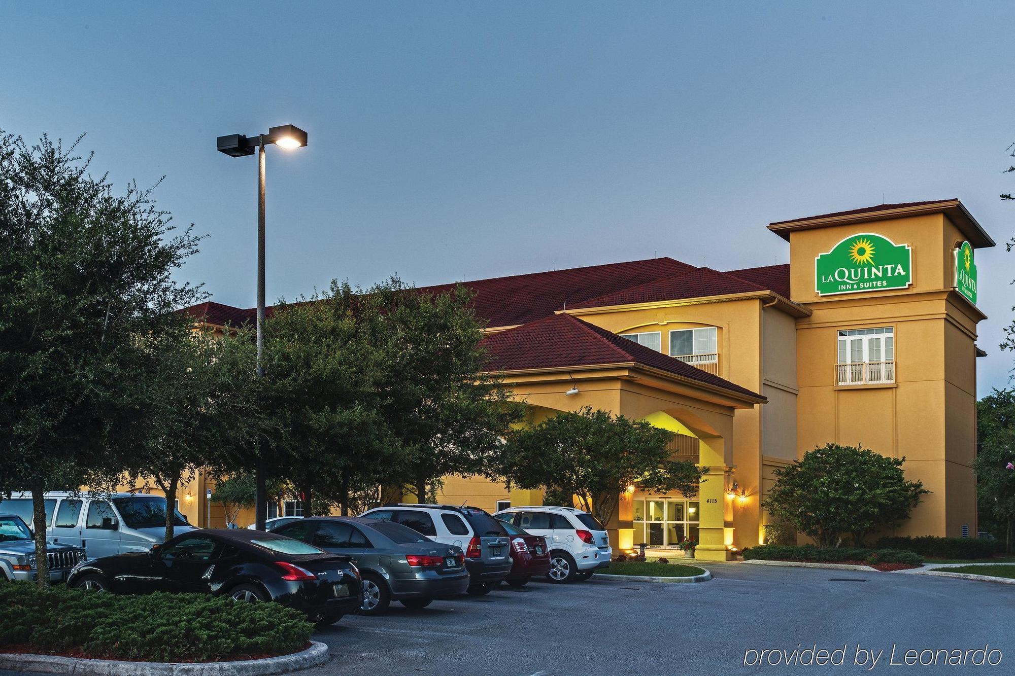 La Quinta By Wyndham Sebring Hotel Exterior photo