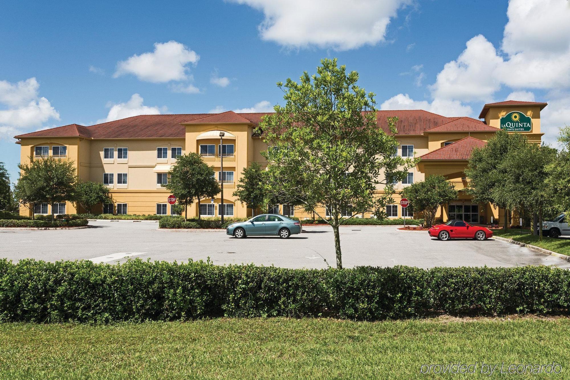 La Quinta By Wyndham Sebring Hotel Exterior photo